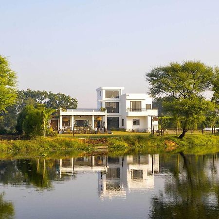 Stayvista At Lotus By The Lake With Pool, Bbq & Lawn Indore Luaran gambar